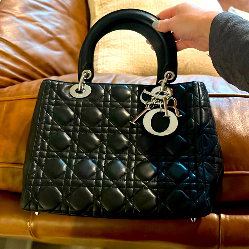 Black tote bag - like new
